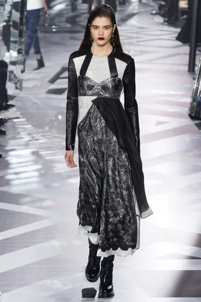 Look 47